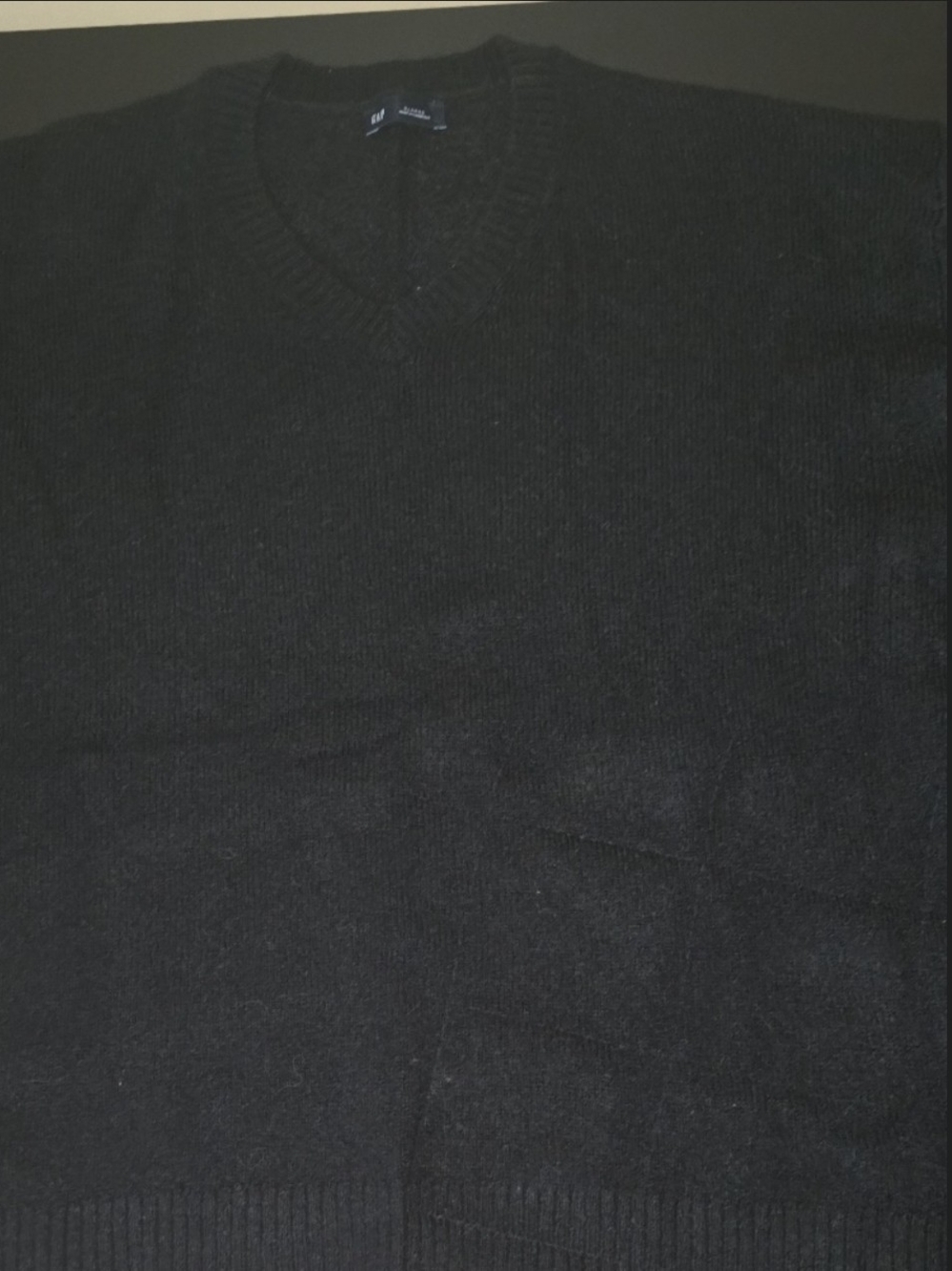GAP Men's Black V-Neck Knit Sweater